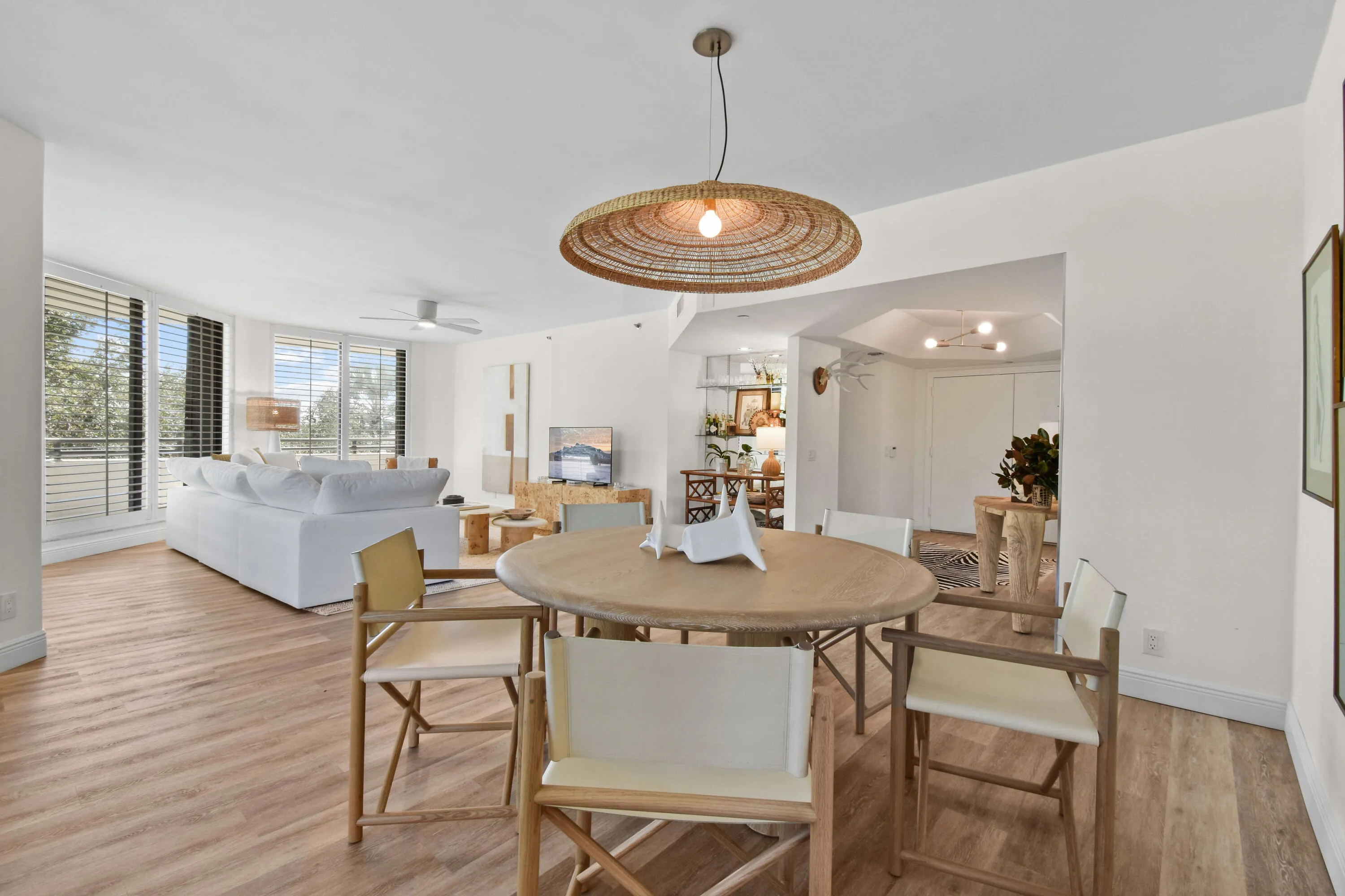 3322CasseekeyIslandRd,Apt302(17)