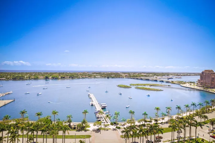 46_255_Evernia_St_Aerials_and_Amenities2