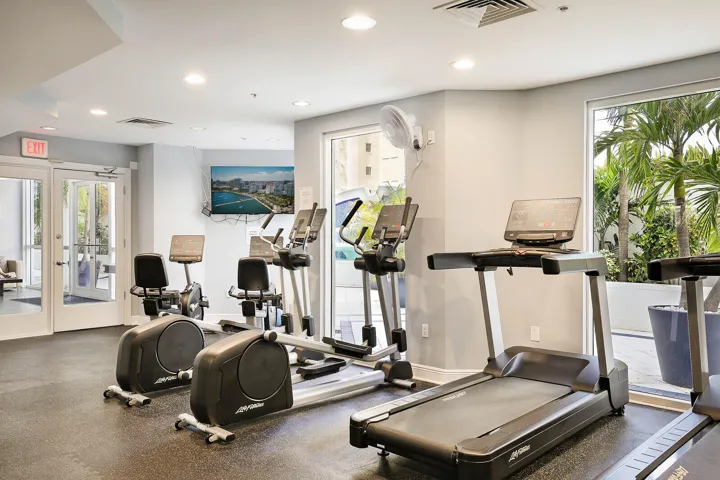 26_255_Evernia_St_Aerials_and_Amenities2