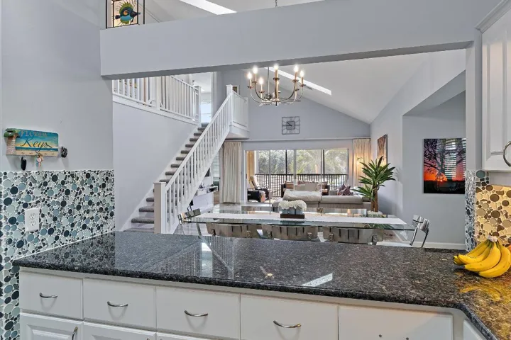 Kitchen bar