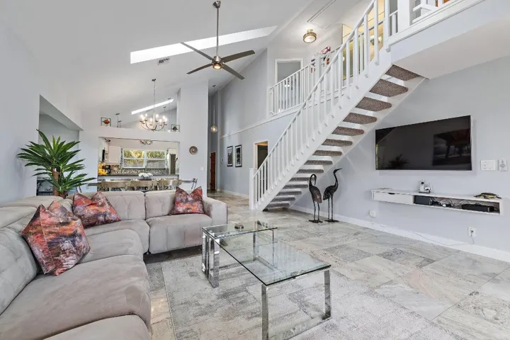 Living area 5