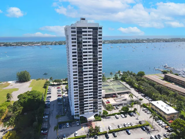 5600 N Flagler Dr unit 907 (32)