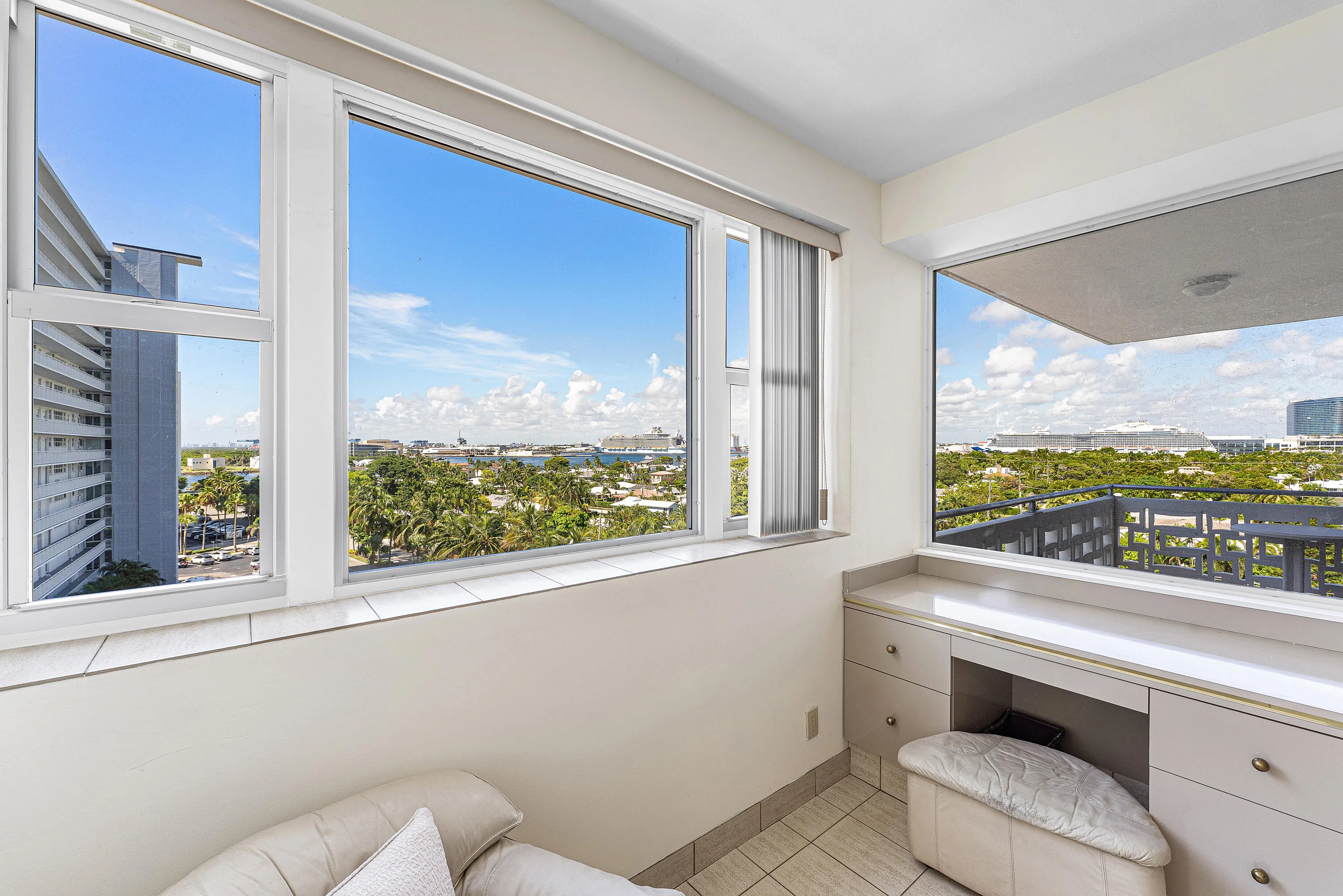 021-1900SouthOceanDrive-812-FortLauderda