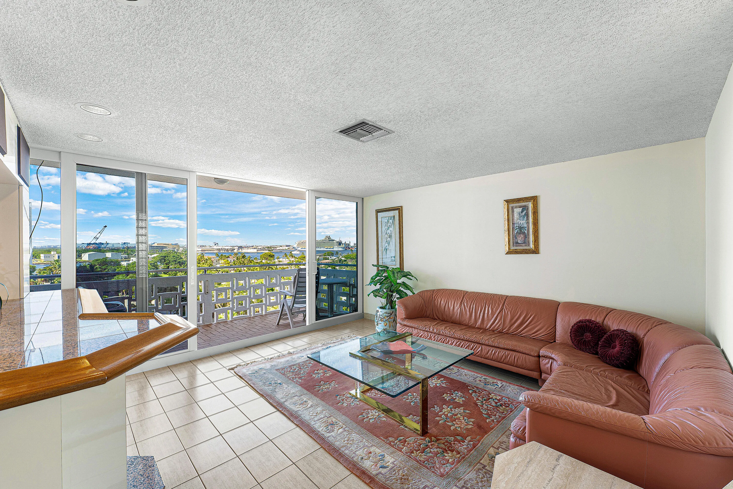 005-1900SouthOceanDrive-812-FortLauderda