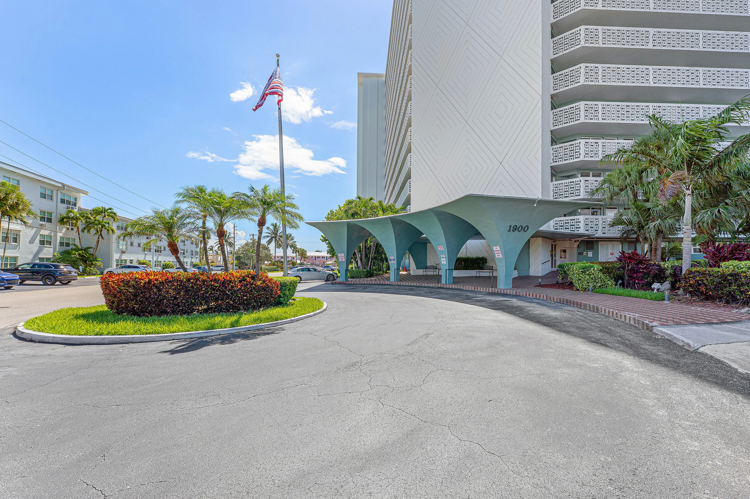002-1900SouthOceanDrive-812-FortLauderda