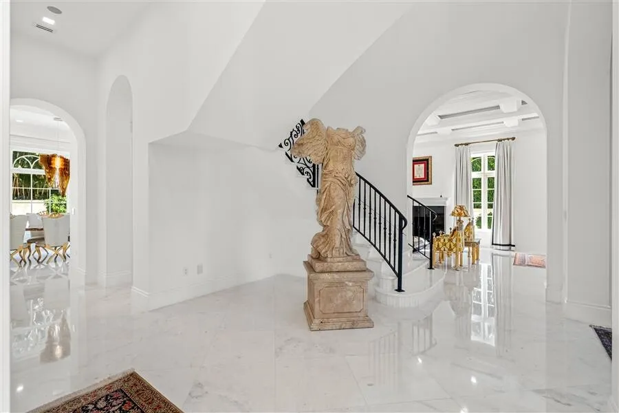 dash_FOYER_ANGLE_DT