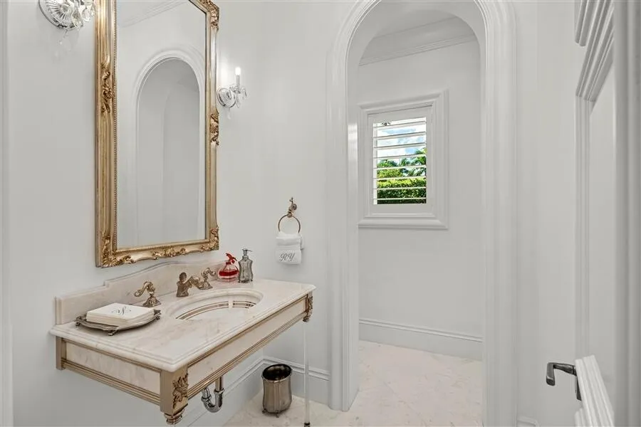 dash_BATHROOM_1_DT