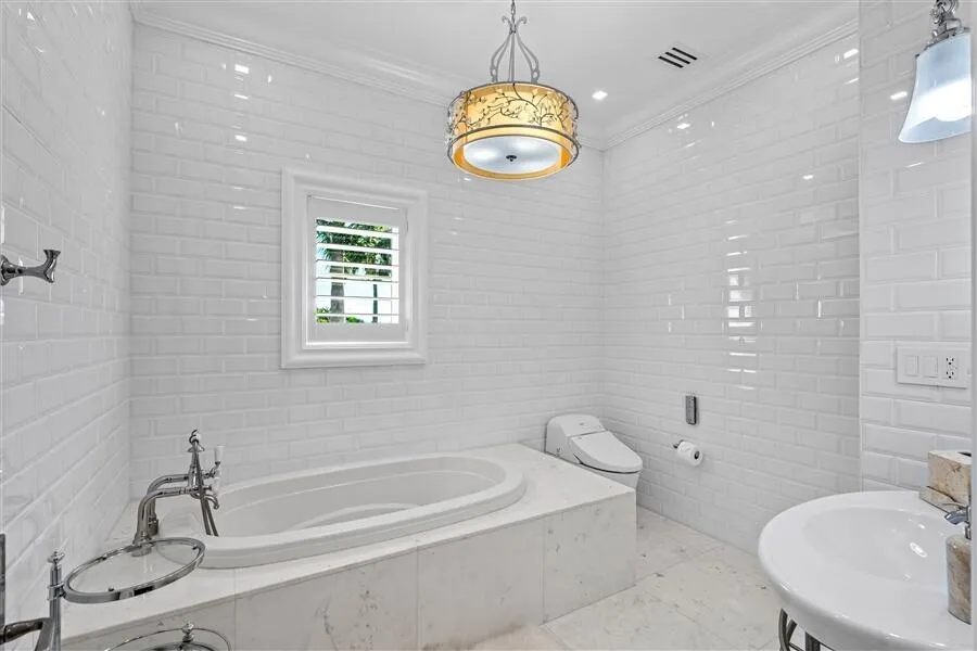 dash_BATHROOM_4_DT