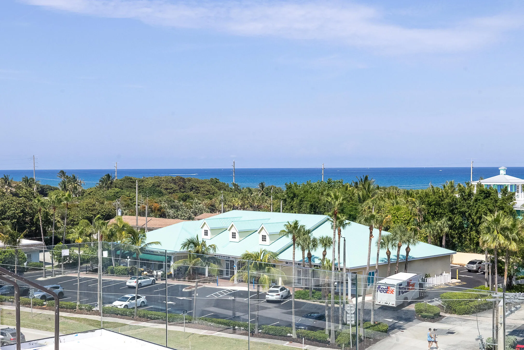 15-Rooftop Pool View