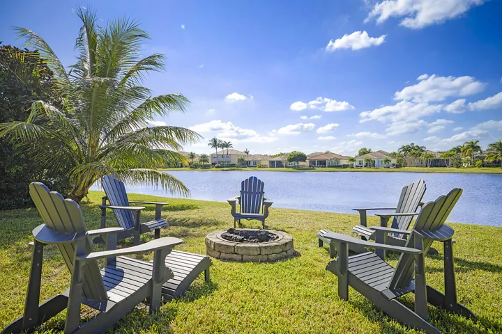 Gorgeous lakefront views with firepit.
