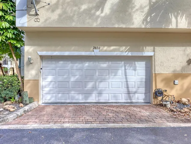 2850 S Oasis (38)