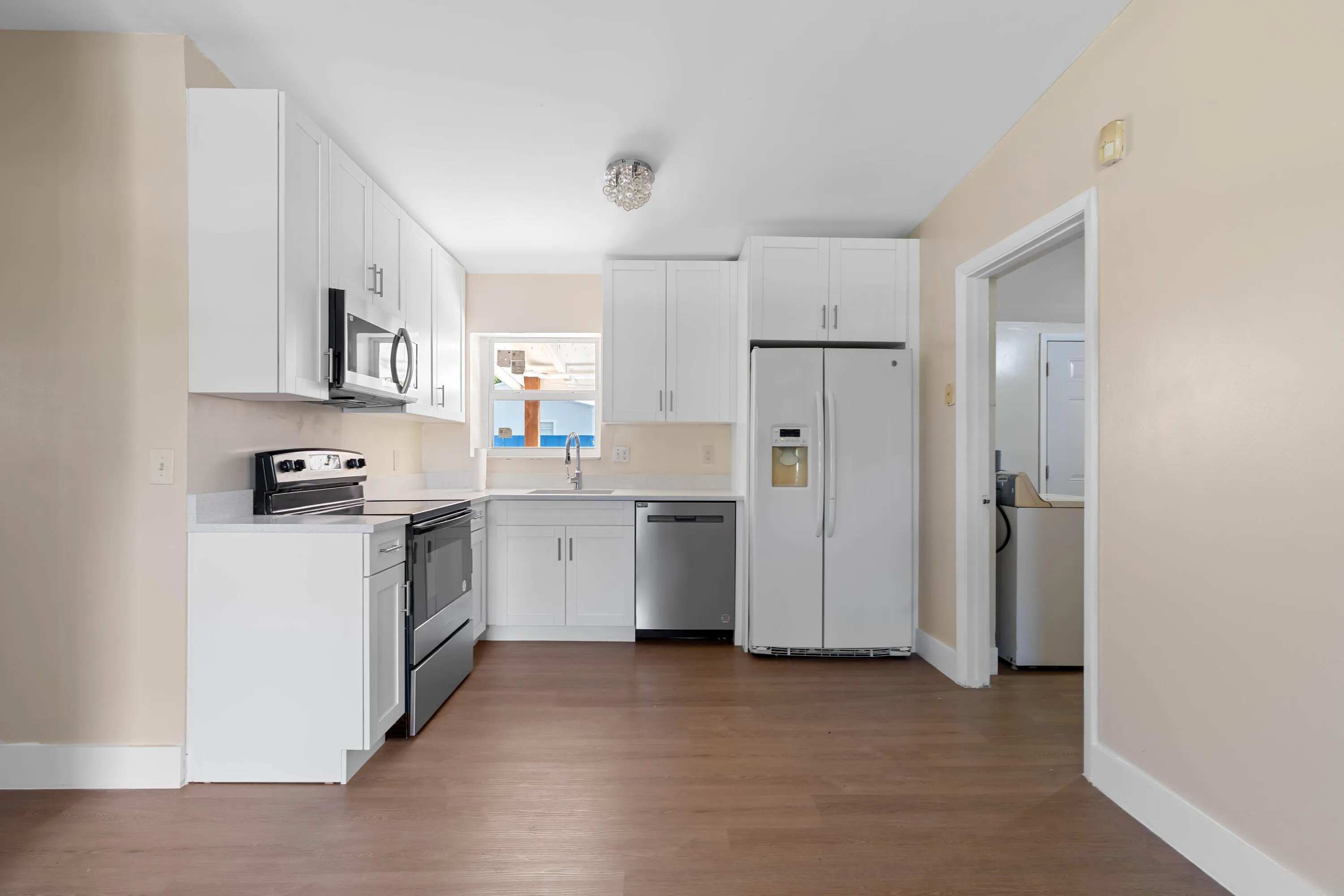 200 PLUM TREE DR