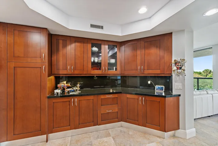Kitchen with 2 Points of Entry