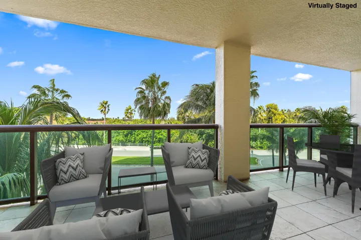 323 sf Balcony