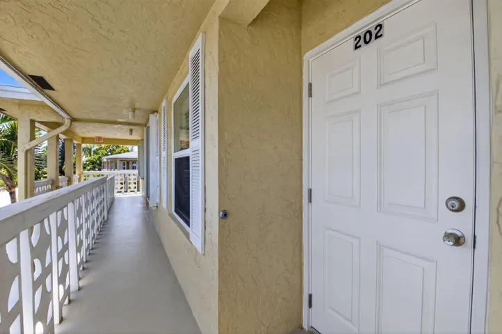 EXTERIOR ENTRY