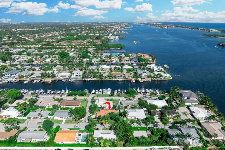 Home is located steps from the direct intracoastal waterway & Boynton Spillway