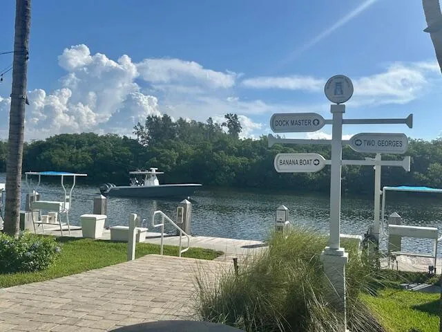 City Marina store- Has gas, bait and more