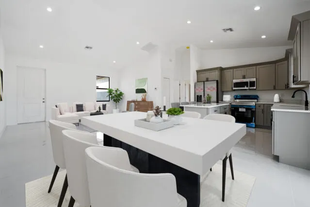 04-TRADITIONAL_DINING_KITCHEN_002
