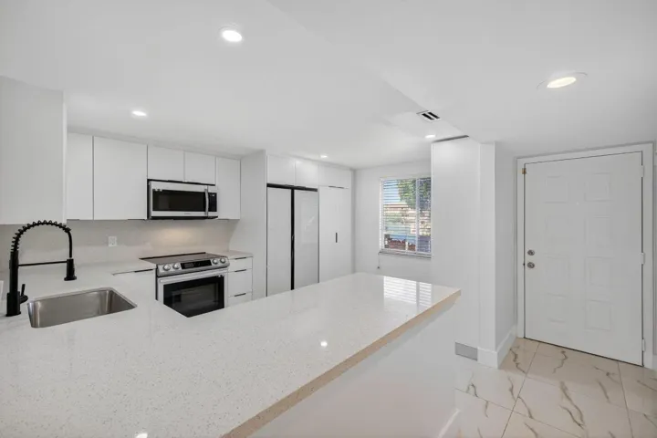 14375 Strathmore Lane 303