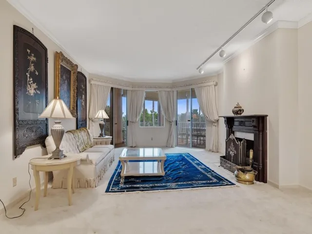 Actual LR with Fireplace