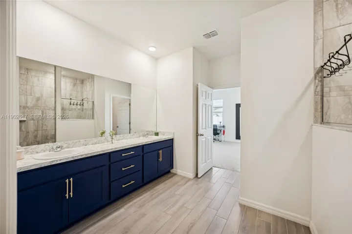 port-st-lucie-modern-primary-bathroom.jpg