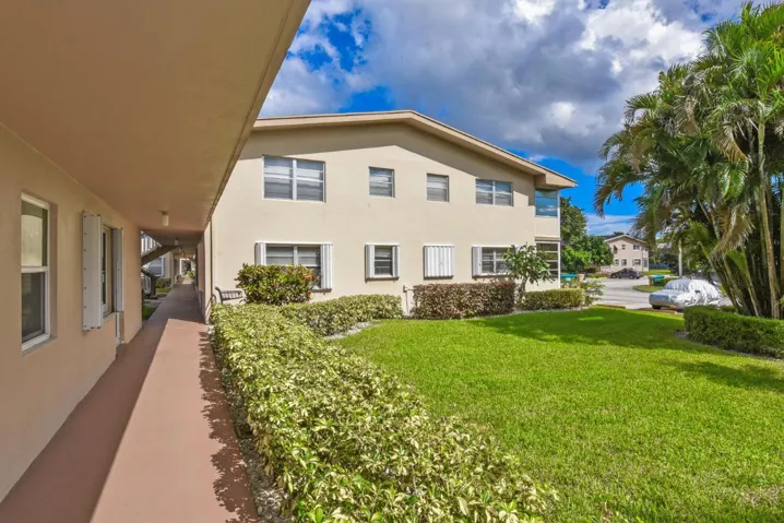 262 Bedford K West Palm Beach-large-020-