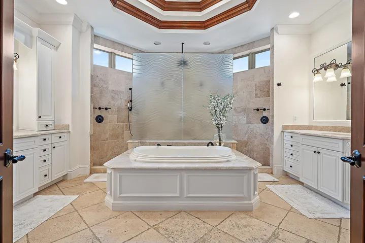 Master Suite Bathroom