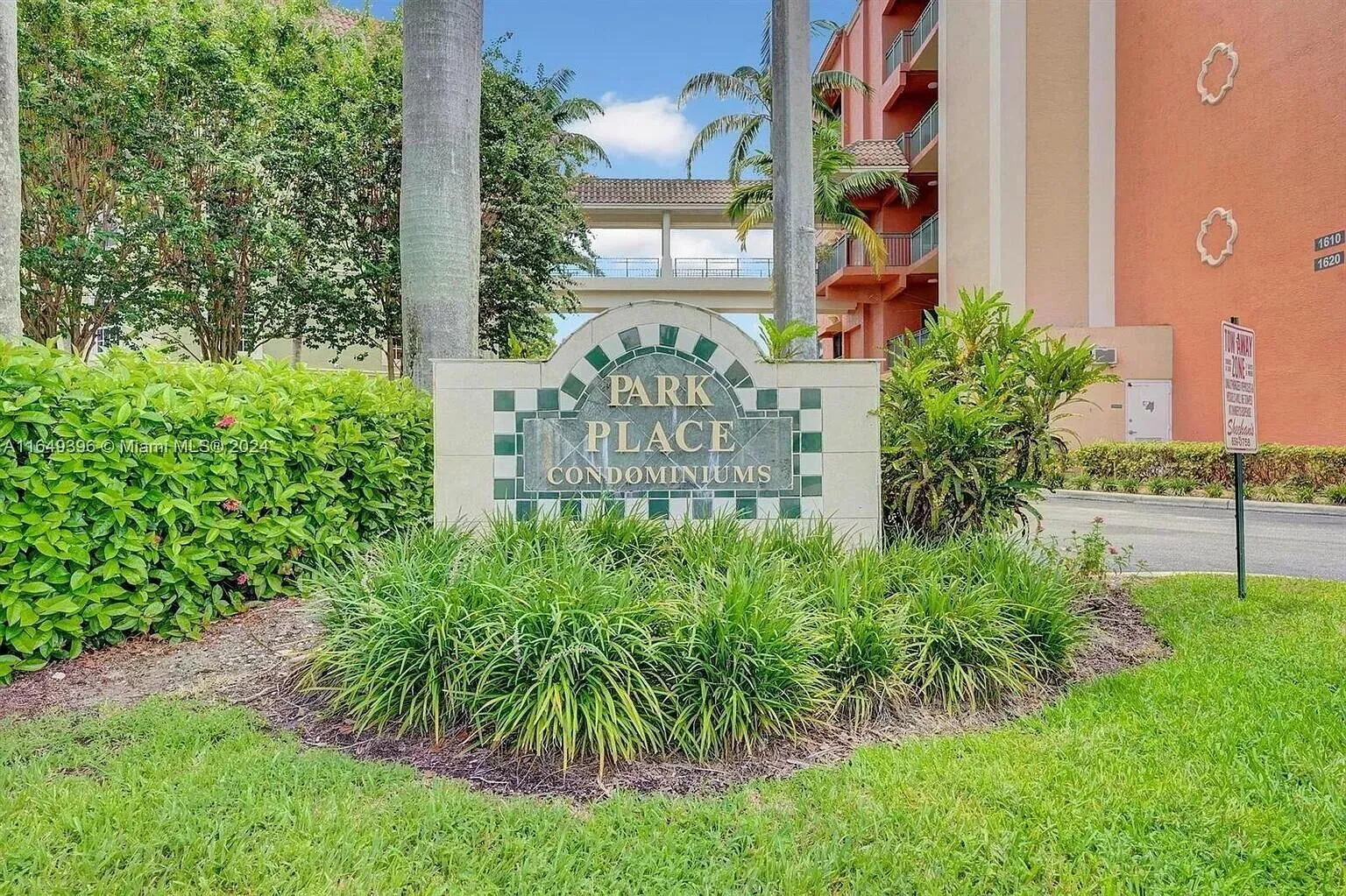 ParkPlaceEntrance