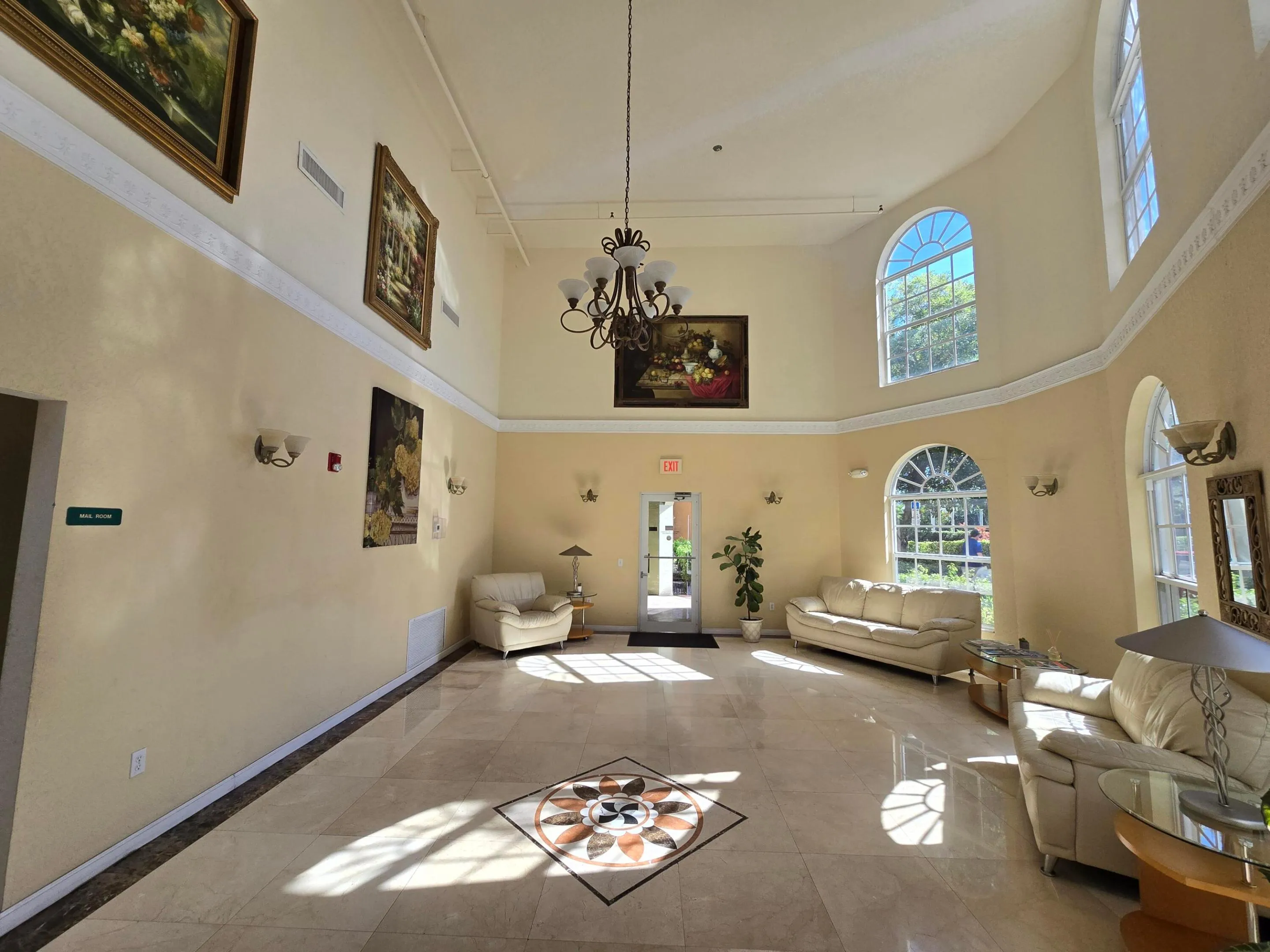 Community Clubhuose lounge
