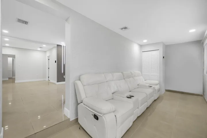 14-web-or-mls-2244-sw-10th-st