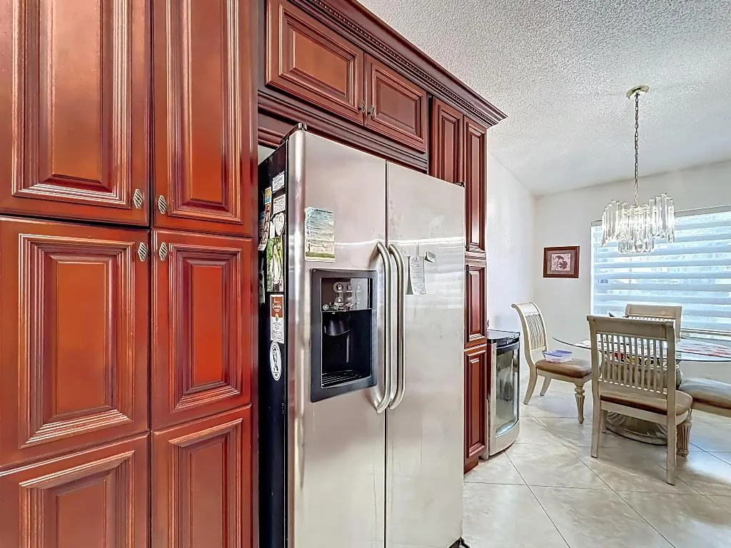 6174 Caladium Road-36