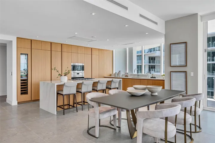 Kitchen/Dining