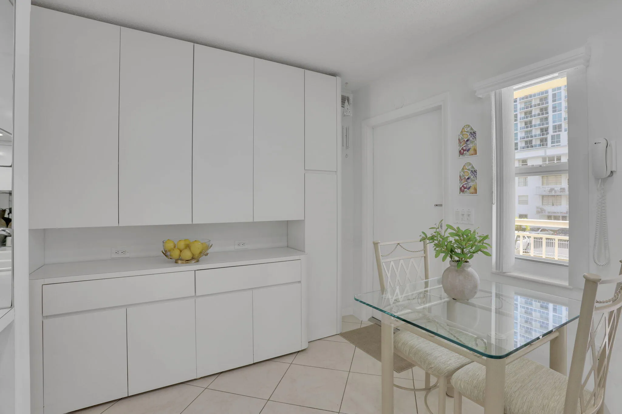 Kitchen Dinette