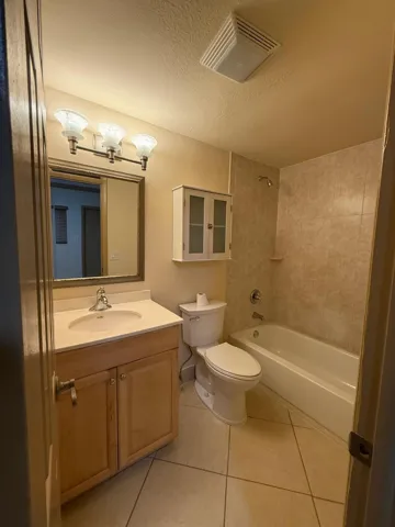 Main bathroom