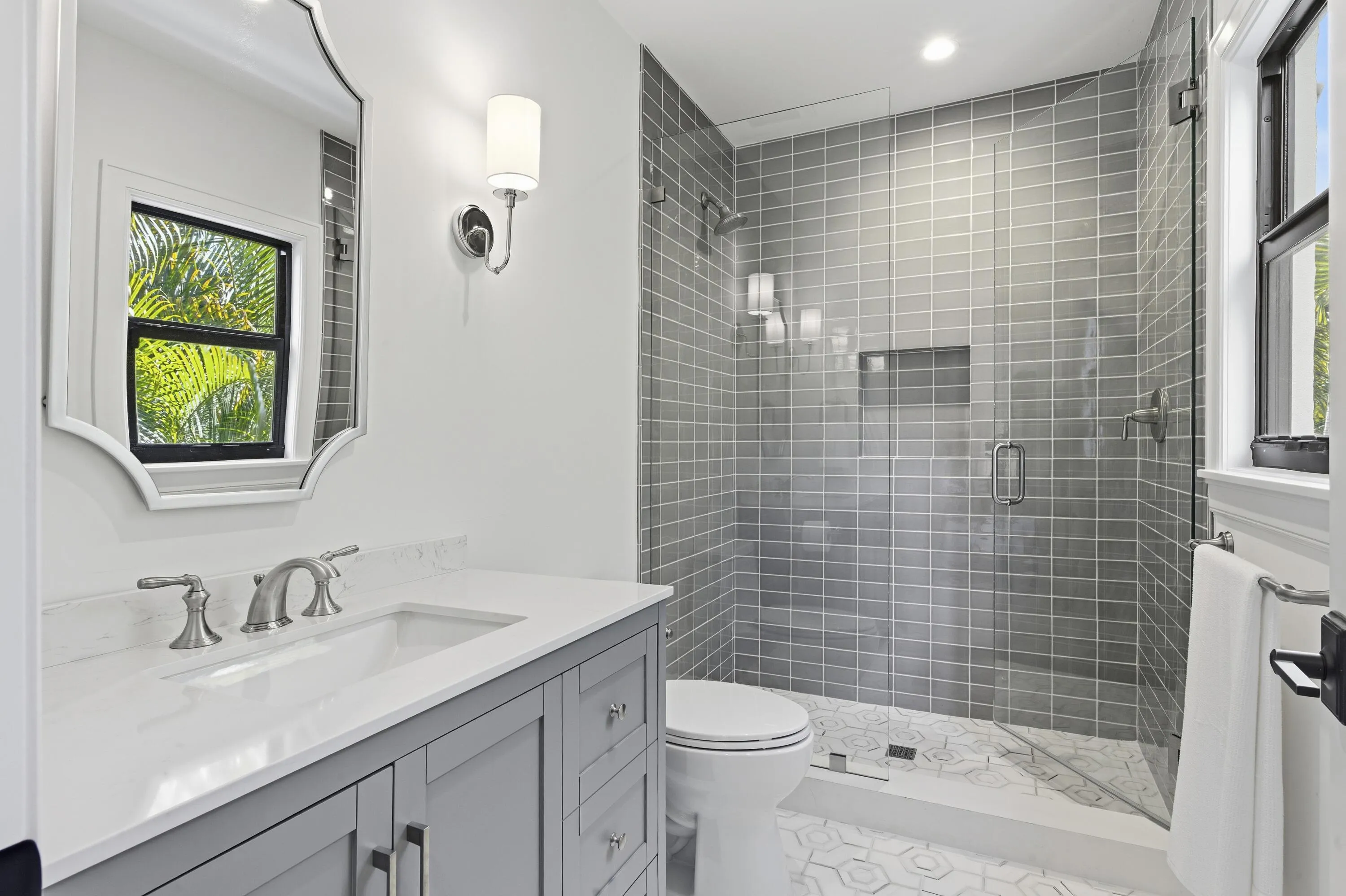 2ND FLR - GUEST SUITE 2 BATHROOM