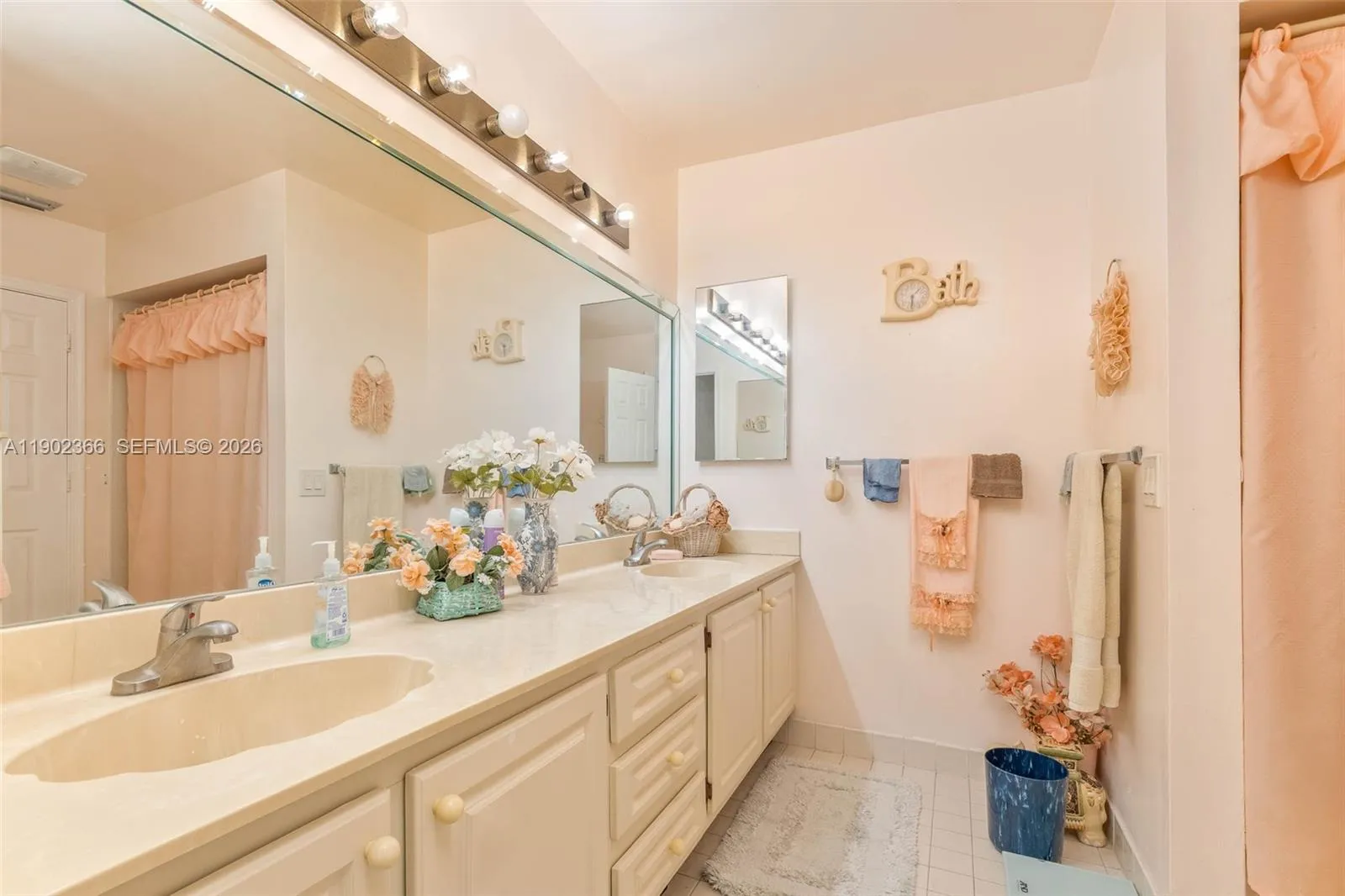 2nd bathroom