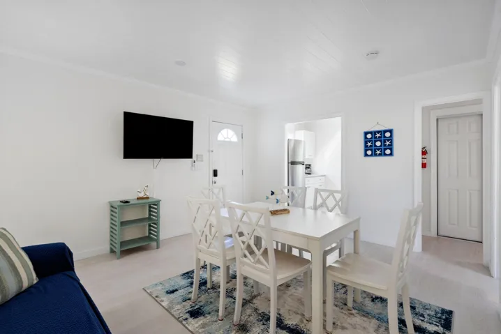 3 bedroom livingroom