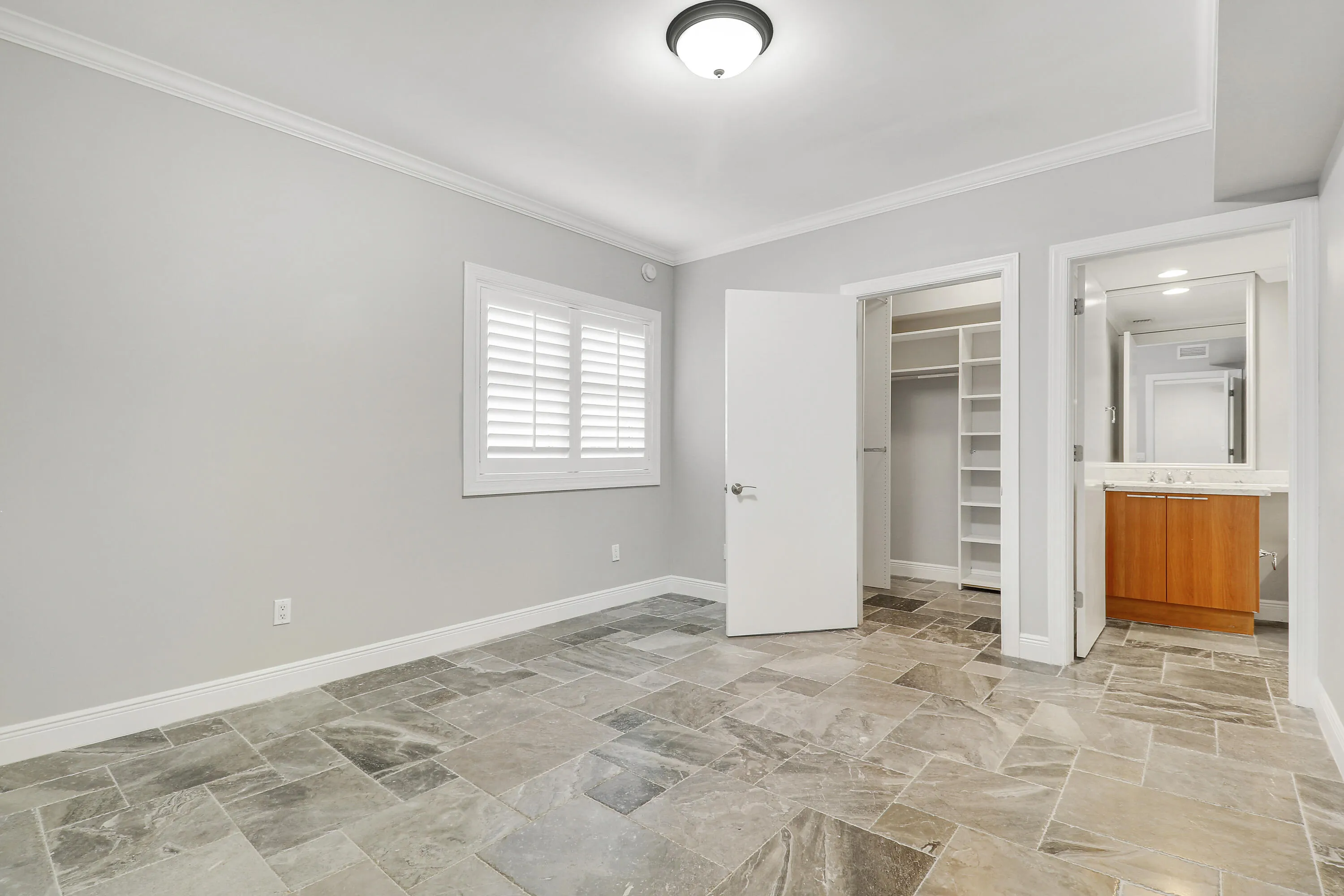2nd bedroom with walk-in closet and full bathrom.