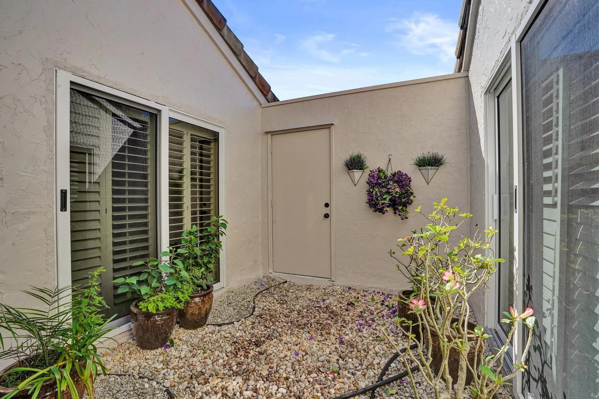 Located next to Center Bedroom/Den and Living Area, a full bath with bathtub shower combo
