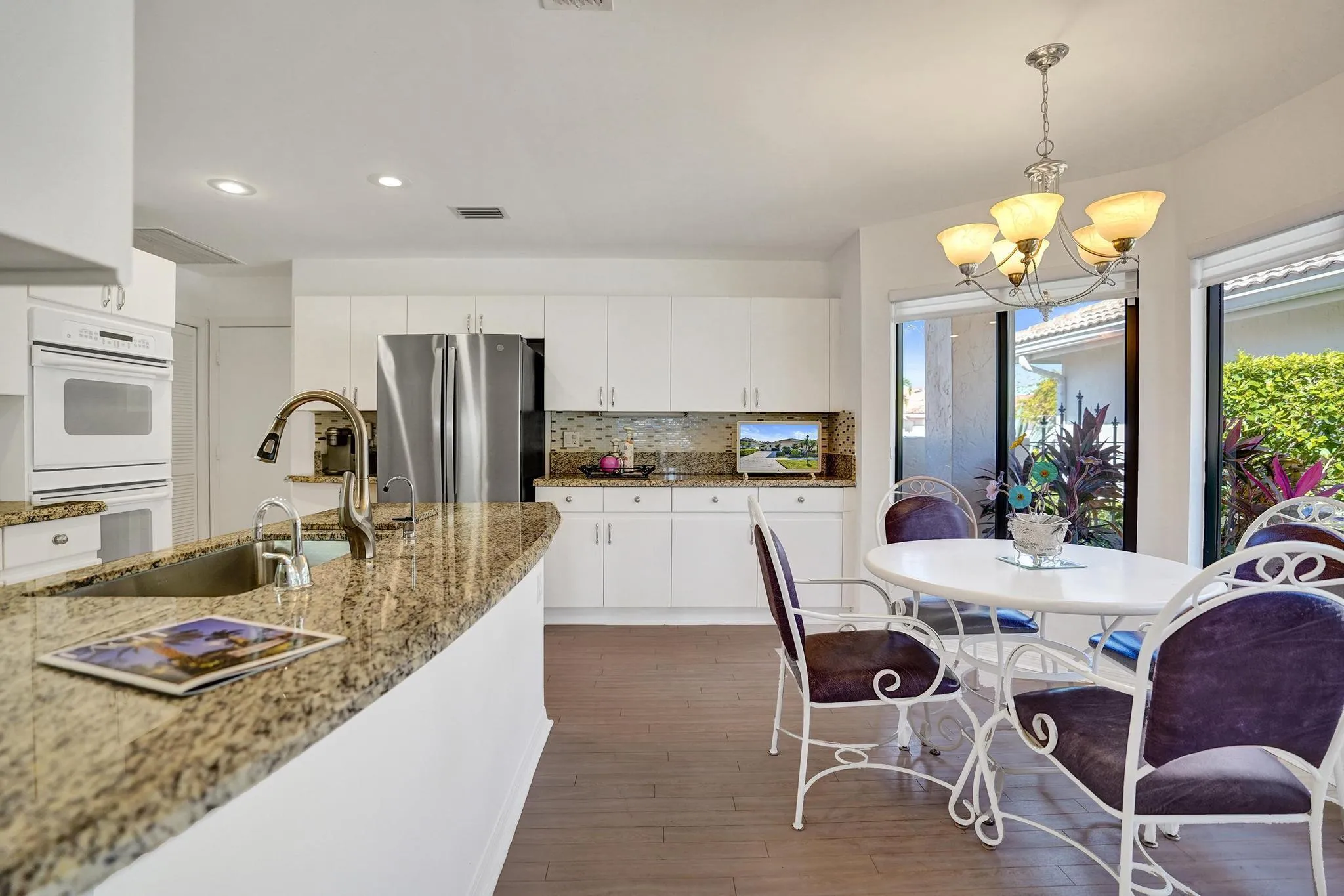 Gourmet Kitchen abundant counter and cabinets