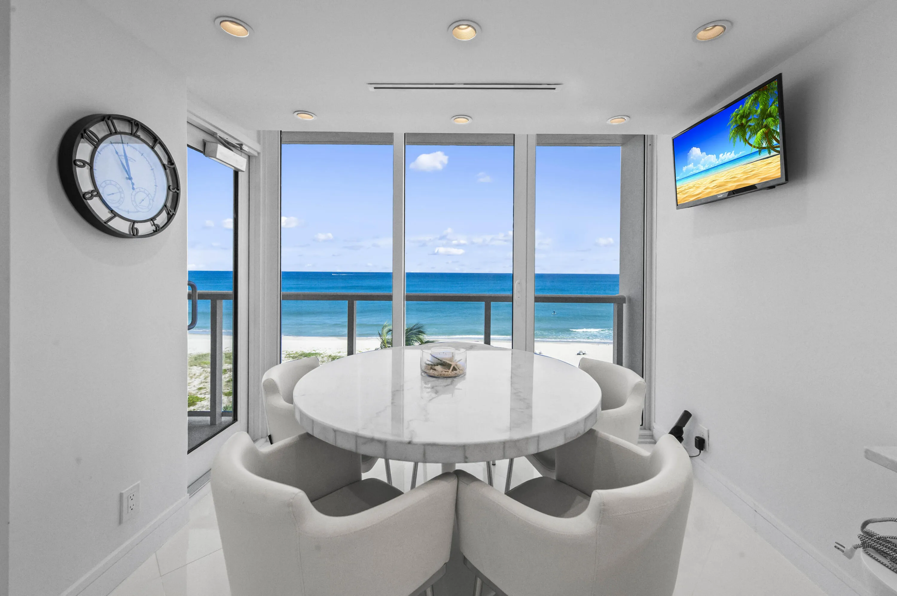 Breakfast on the OCEAN