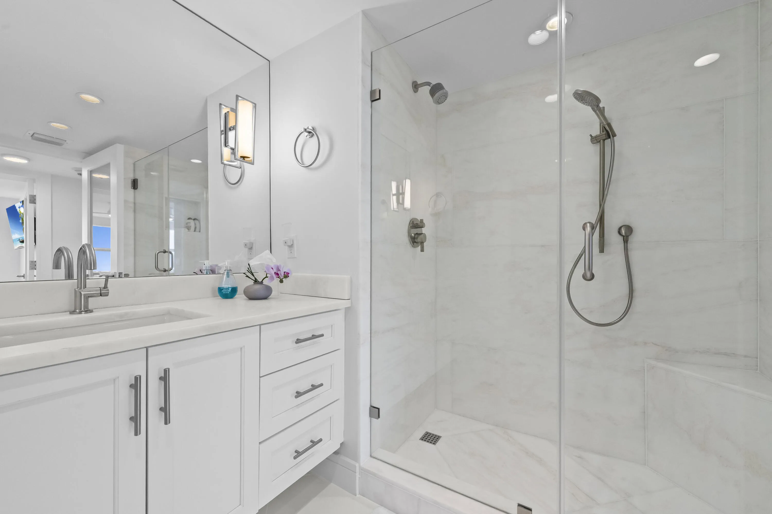 Guest Suite Bath