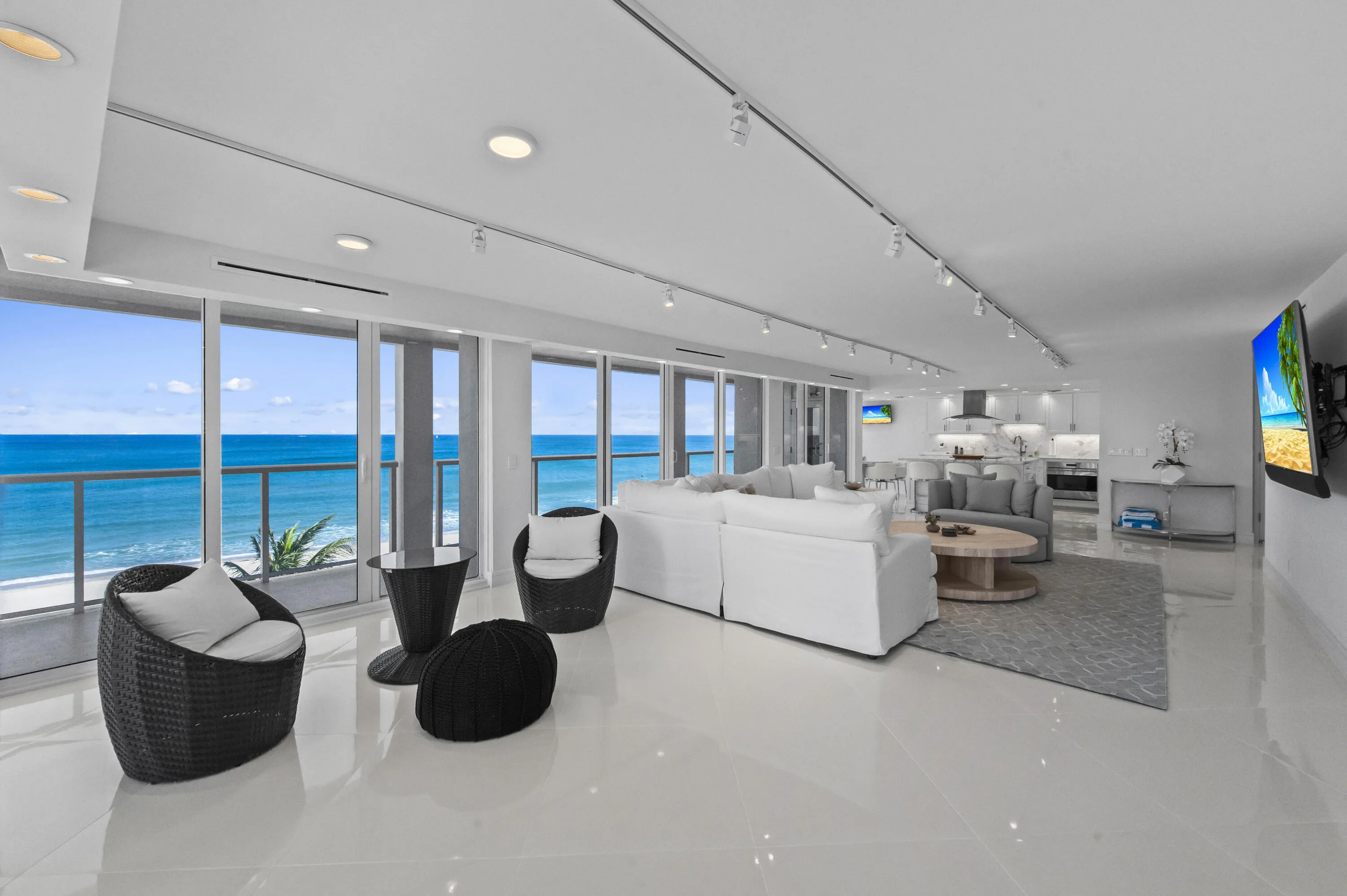 OCEANFRONT Living