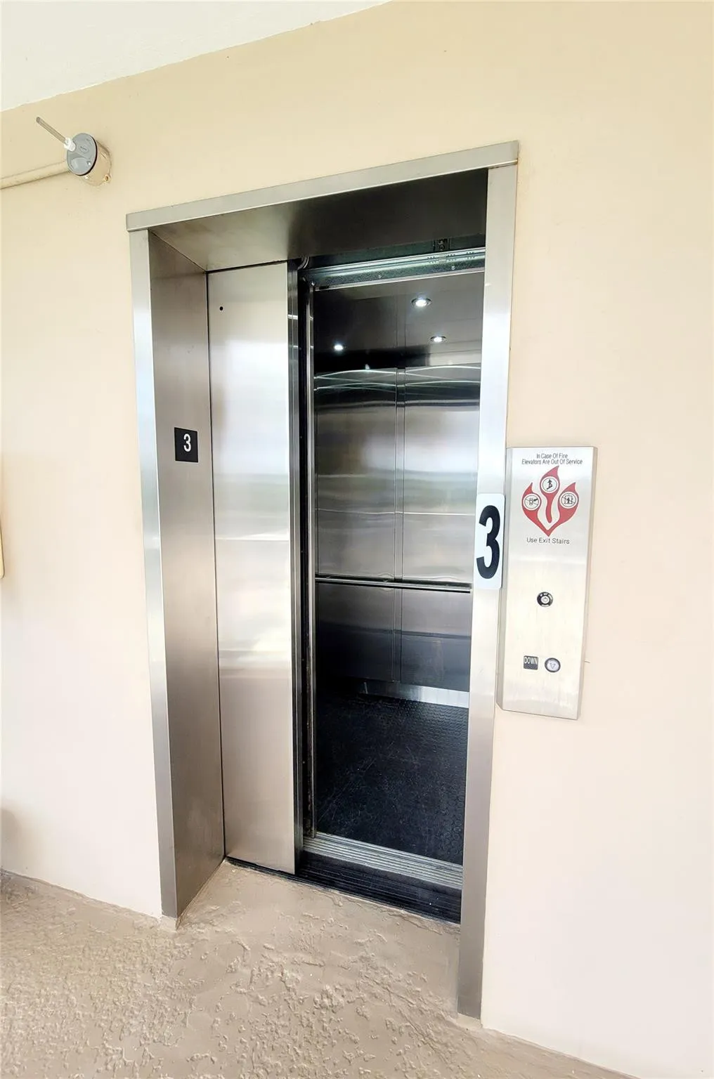 Elevator, brand new, paid in 2023