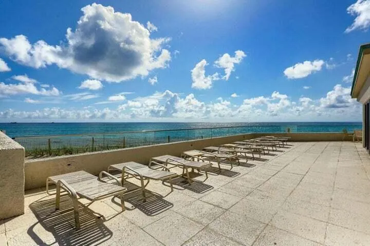 Sunning deck
