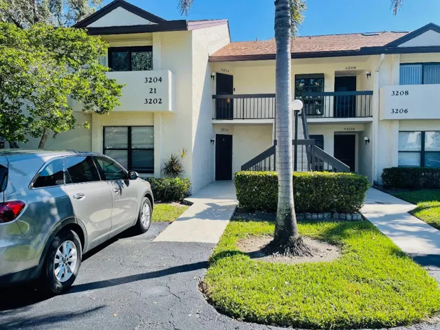 3204 PERIMETER DR GREENACRES FL 33467