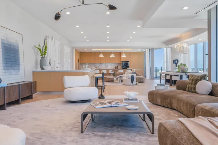 Living Room/Kitchen
