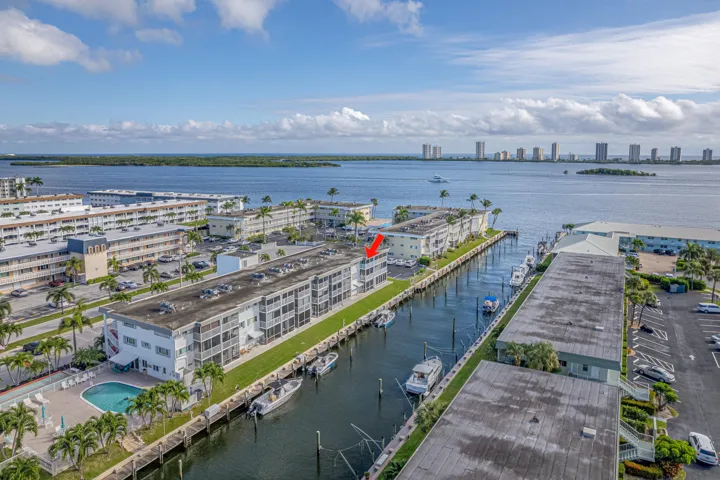 Aerial & Location of Unit