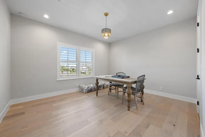9316 Crestview Cir-52