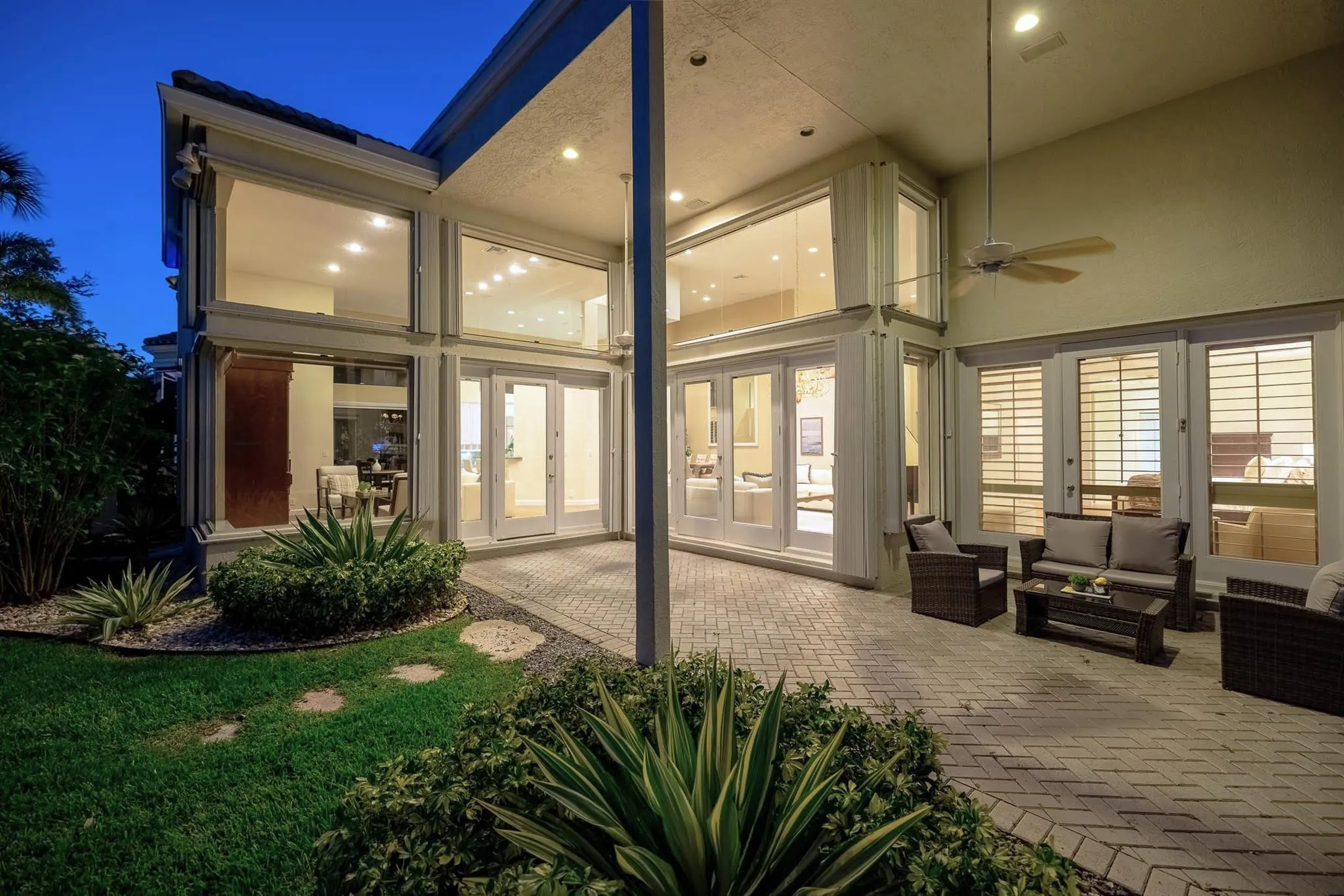 The patio has soaring ceilings, and provides a comfortable outdoor area from which you can watch the golf!